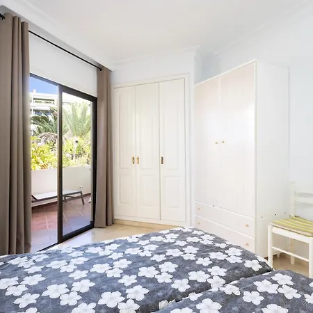 Con Vistas Al Jardín