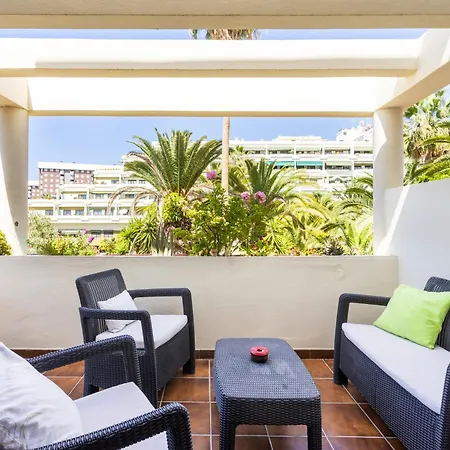 Con Vistas Al Jardín *